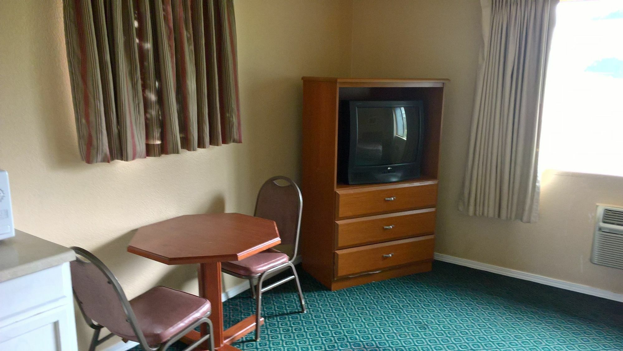 Portland Value Inn And Suites Экстерьер фото